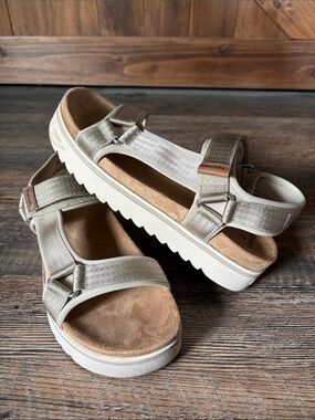 Bench Metallic Champagne Platform Sandals